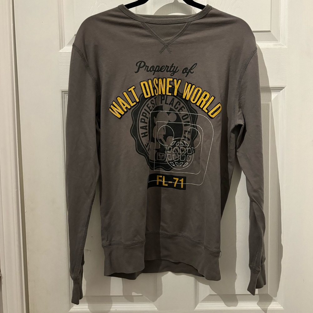 Disney World Happiest Place‎ on Earth Long-Sleeve T-Shirt Size Small Gray